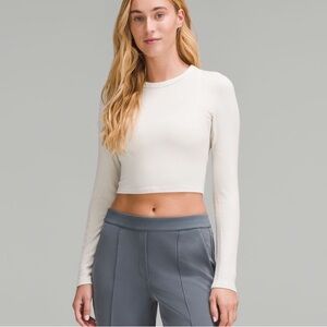 Lululemon Hold Tight Straight-Hem Cropped Long-Sleeve Shirt in Bone